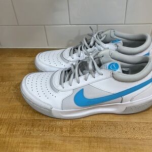 Nike Tennis Shoes